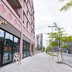 Muzeta - Eco-friendly Parkview In Graz's Smart Apartment
