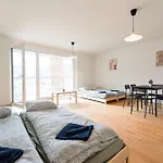 Apartment Muzeta - Eco-friendly Parkview In Graz's Smart